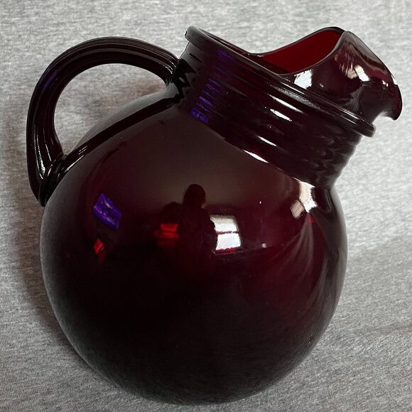 Anchor Hocking Royal Ruby Red Glass 6 Inch Ball Pitcher with Ice Lip - Picture 3 of 6